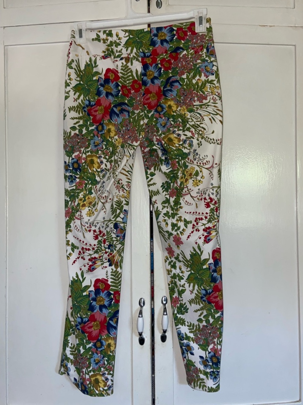 Floral Skinny Pants in White with Multicolor Print